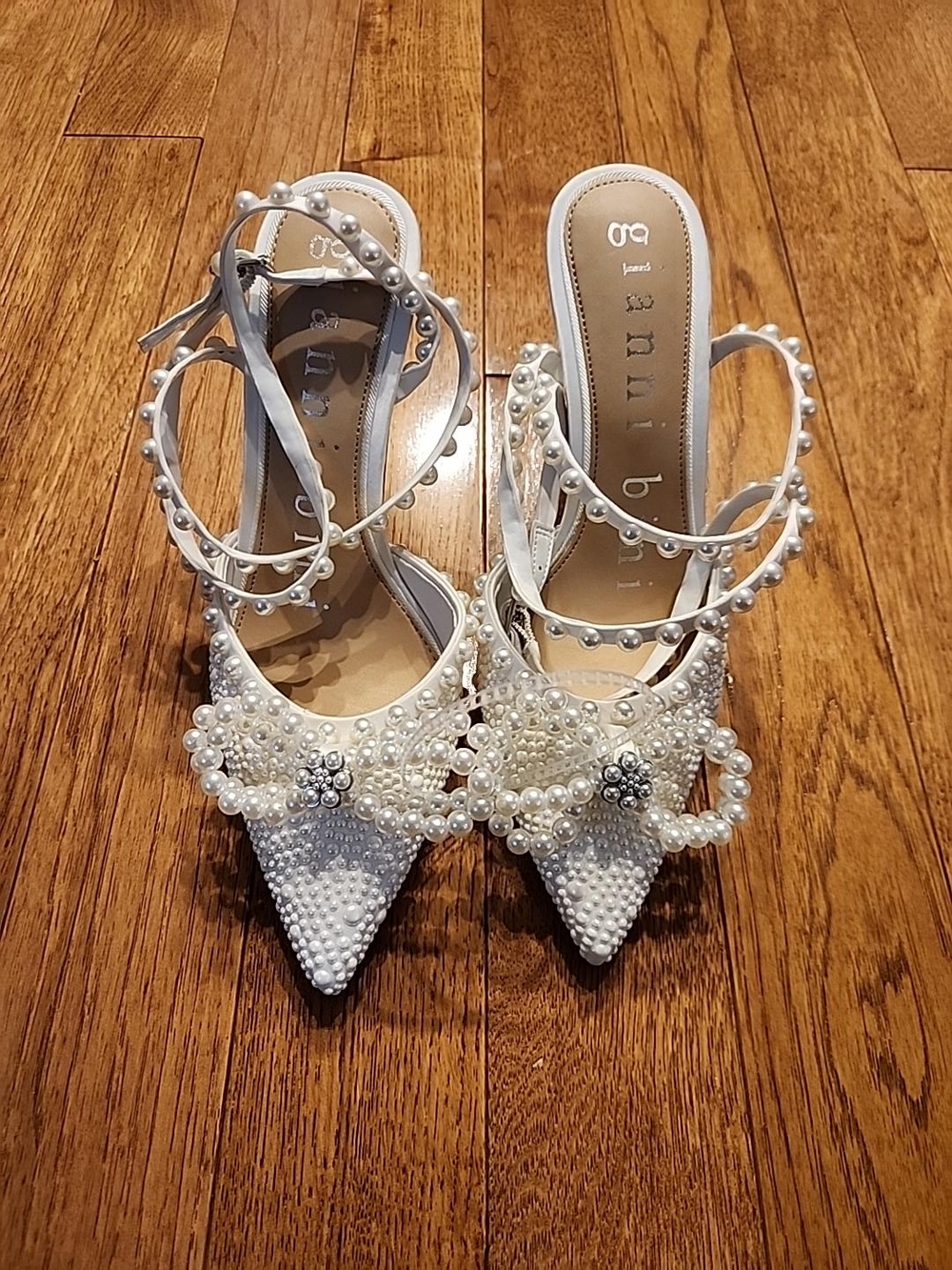 Gianni Bini White Pearl-Embellished Pointed Heels with Ankle Straps Size 8